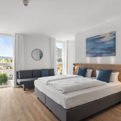 Tower Hotel Frankfurt Отели рядом с достопримечательностью «Редельхайм»