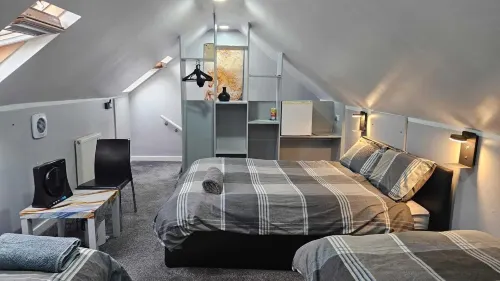 London Comfy Doubles - parking
