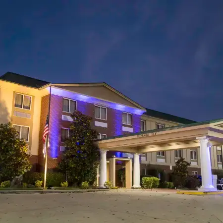 Holiday Inn Express & Suites OXFORD by IHG