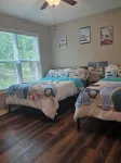 3-bedroom 2.5 bath lake house in wonderful Drasco with AC, WiFi. Enjoy your stay - 4-Star