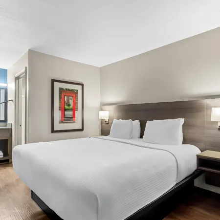 Sonesta Simply Suites Stafford