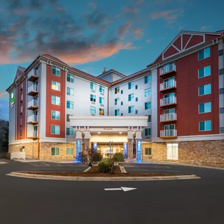 Holiday Inn Express & Suites ASHEVILLE DOWNTOWN by IHG