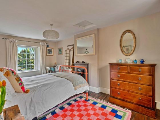 Charming Country Cottage Near Bath