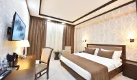 Qushbegi Plaza Hotel - Water Park