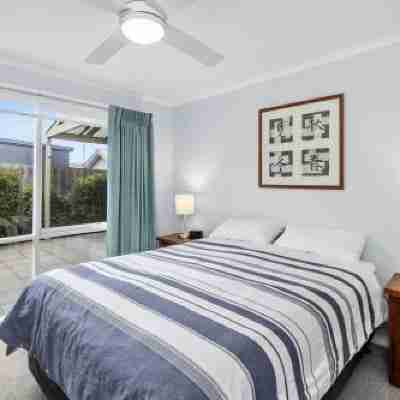 Bristol Beach House - Byo Linen Rooms