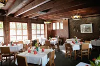 Dude Rancher Lodge - breakfast