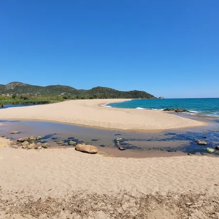 Charming house right on the most beautiful beach in Corsica!
