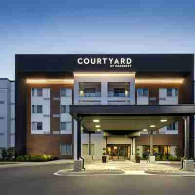 Courtyard Edison Woodbridge Hotel Exterior