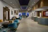 Hilton Charlotte University Place - Bãi đậu xe
