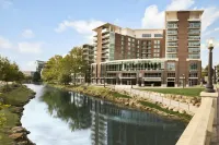 Embassy Suites by Hilton Greenville Downtown Riverplace - Baarit