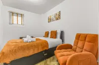 Sleek 2BR Whitefield Parking 5m to Metrolink - 3-Star