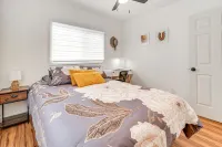 Modern Hilo Hideaway - Gated Yard Gazebo - Homestays