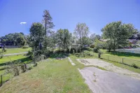 Couple's Welcome! Cozy Beckley Escape w/ Deck - 3-Sterne