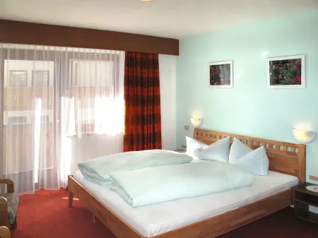 Haupthaus Schönblick (Svh123) Отели в г. Курон-Веноста