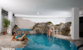 Hotel Rainhof - Housity