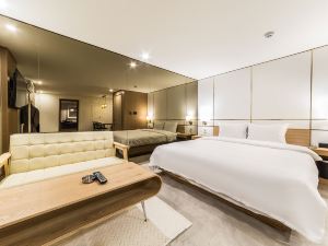 Uijeongbu XYM Premium Hotel