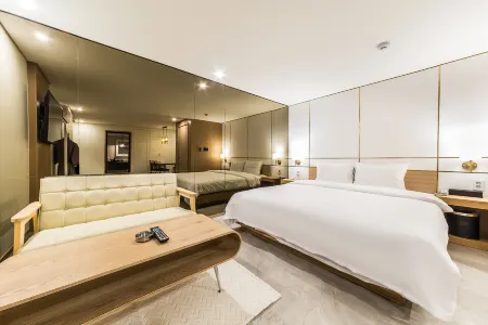 Uijeongbu XYM Premium Hotel