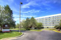 DoubleTree by Hilton Hotel Chicago - Schaumburg Hotel dekat Prairie Center for the Arts