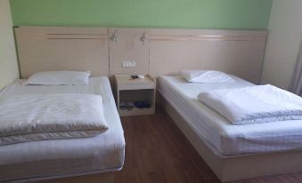 Tonghai Hongfu Hotel