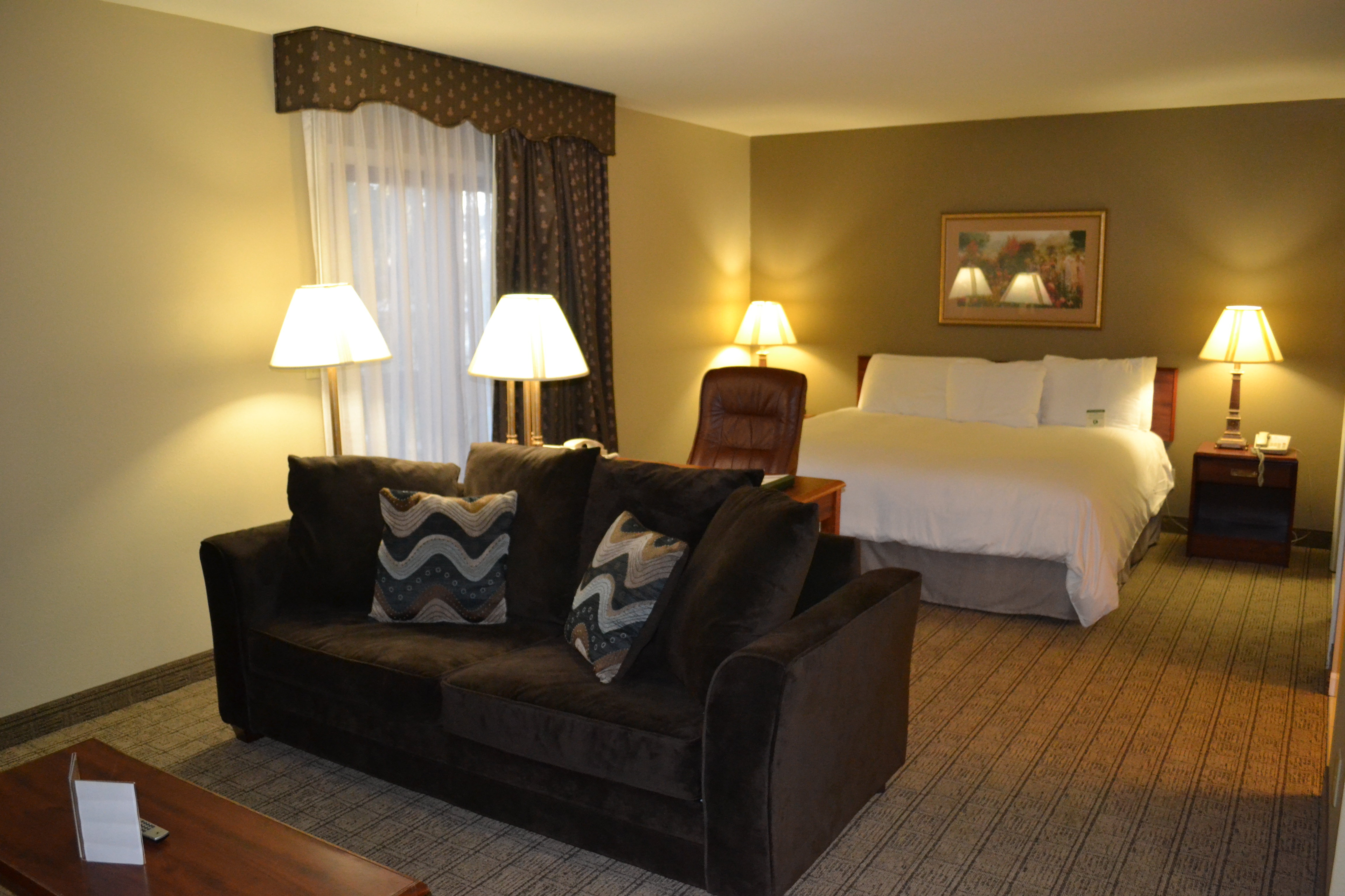 Eastland Suites Extended Stay Hotel & Conference Center Urbana