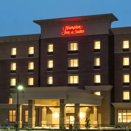 Hampton Inn & Suites Cincinnati/Kenwood Отели рядом с достопримечательностью «Обсерваторный центр Цинциннати»