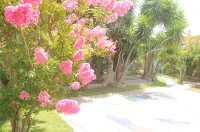 Very Cozy, Comfortable "lanthana" Villa on 2 Floors, Independent Hotels in Bari Sardo