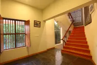 Le Apex Hotels in Periyamudaliyar Chavadi