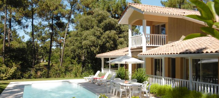 Eden Parc Golf de l'Ardilouse V8IS Hotels in Lacanau