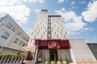 Gunsan Hotel Icon Hotels near Gyeongamdong Railroad Town