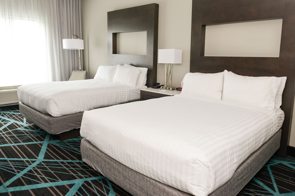 Holiday Inn Express & Suites - Charlotte Airport, an Ihg Hotel