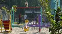 Woodrose Resort - parking