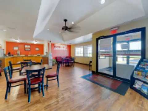 Econo Lodge Hotels in Pryor