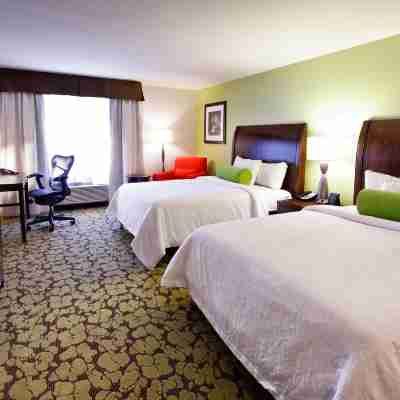 Hilton Garden Inn New York/Staten Island Rooms