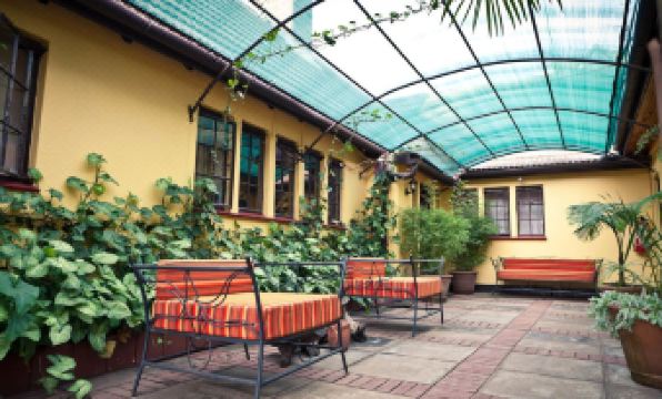 Godials Bed & Breakfast - Housity