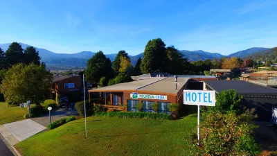 Mountain Creek Motel Bar & Restaurant Hotels in Porepunkah
