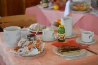 Hotel Gufo - breakfast
