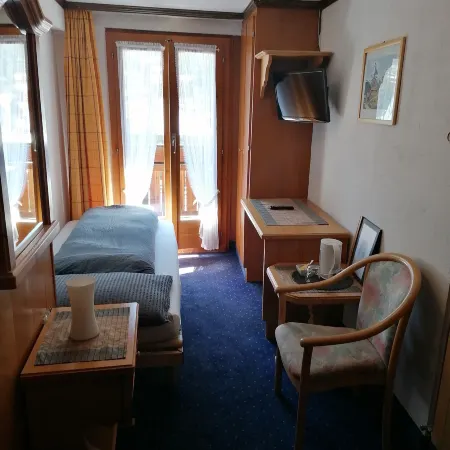 Petit Helvetia Budget Hotel