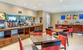 Comfort Inn & Suites Lancaster Antelope Valley
