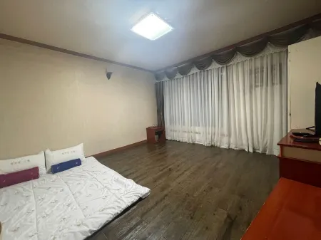 Buan Wangpo Resort Отели рядом с достопримечательностью «Gwan-Eumbong»