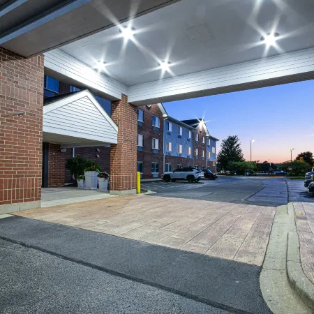 Holiday Inn Express CHICAGO NW-VERNON HILLS by IHG