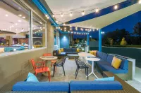 Tru by Hilton Savannah Airport - Airport Shuttle