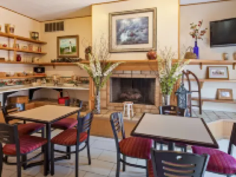 Apple Tree Inn, SureStay Collection by Best Western Hotels in Petoskey