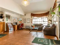 Quality Inn & Suites Gilroy Hotels in Gilroy