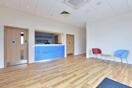 TRAVELODGE WALSALL Отели рядом с достопримечательностью «Уолсолл Арборетум»