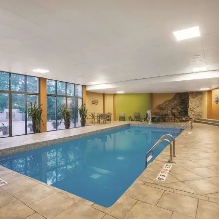 Mountain Valley Inn & Suites