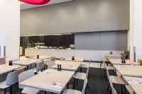 Travelodge Hotel Sydney Airport - breakfast