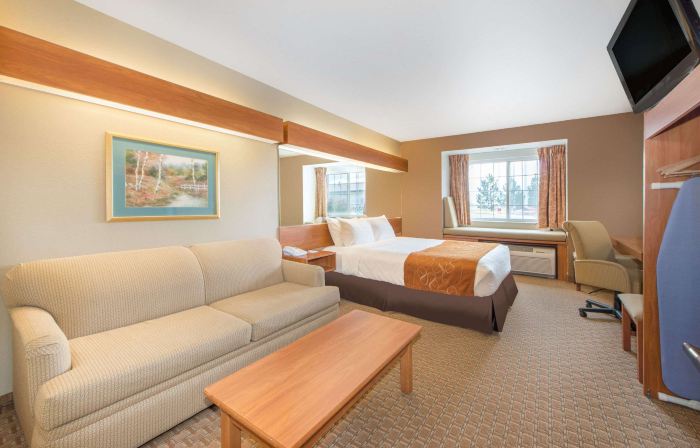 Microtel Inn & Suites by Wyndham Raton