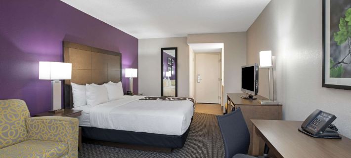 La Quinta Inn & Suites by Wyndham Rancho Cordova Sacramento サクラメントのホテル