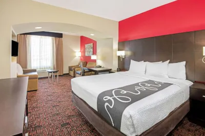 La Quinta Inn & Suites by Wyndham Elk City Hotels in 