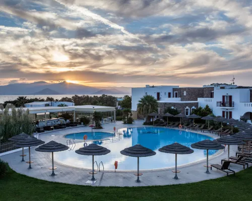 Aegean Palace Hotel berhampiran Pantai Plaka
